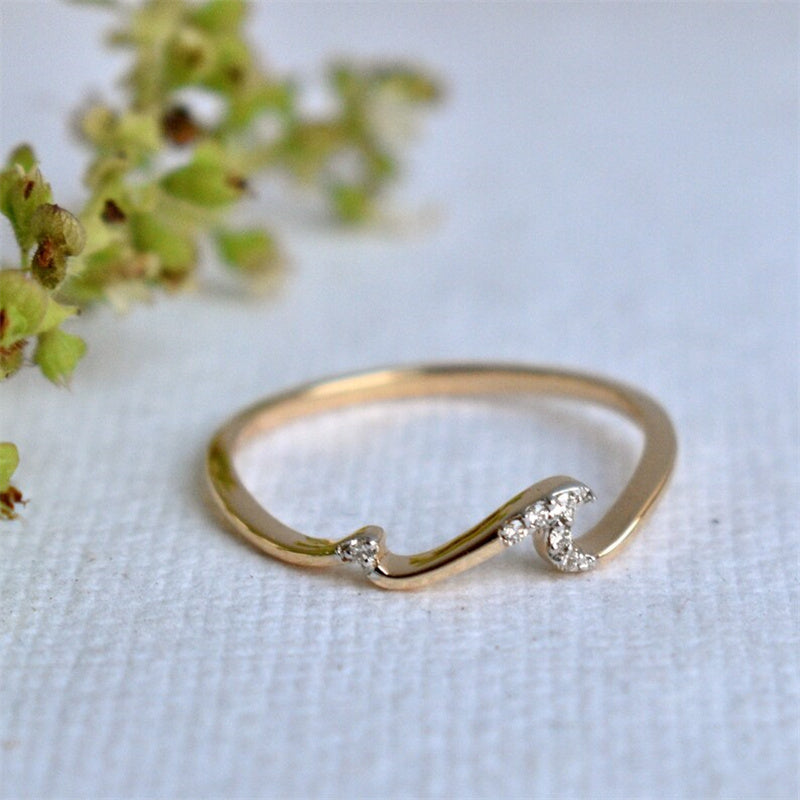 Delicate Wavy Ring with Tiny Clear Stones