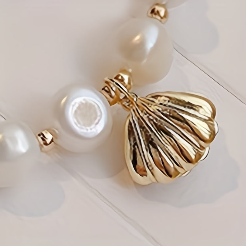 Adjustable Gold-Tone Baroque Pearl Bracelet with Pavé Heart