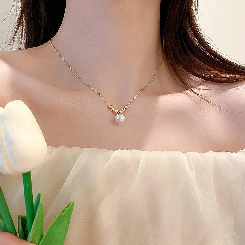 Minimalist Gold Pearl Pendant Necklace