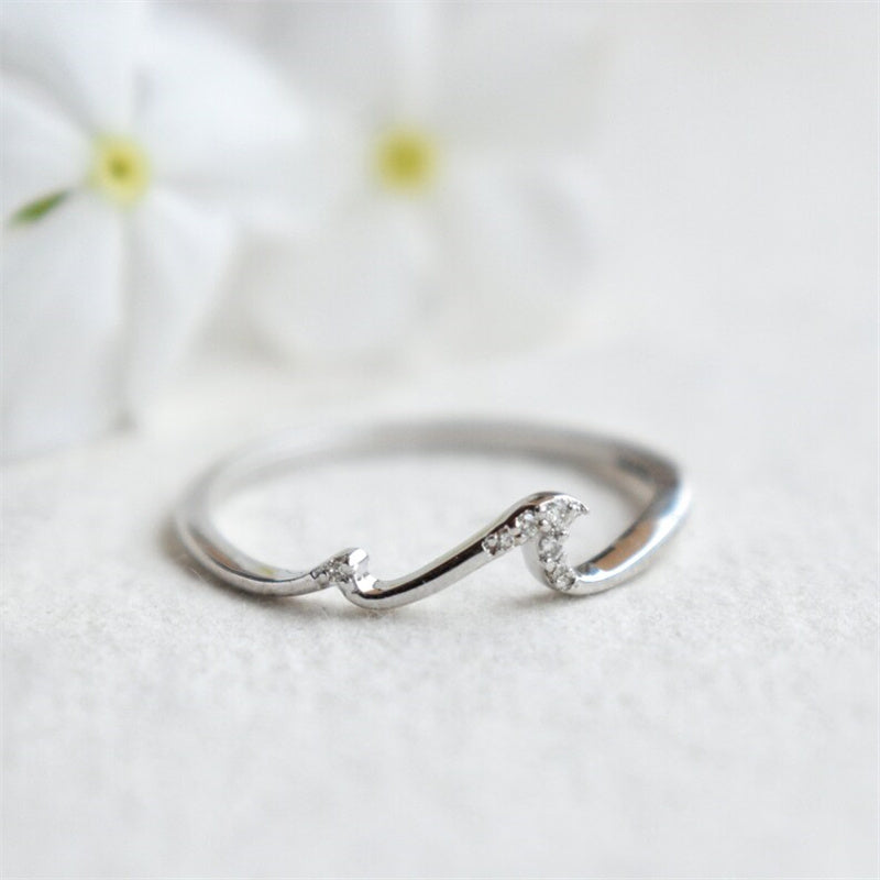 Delicate Wavy Ring with Tiny Clear Stones